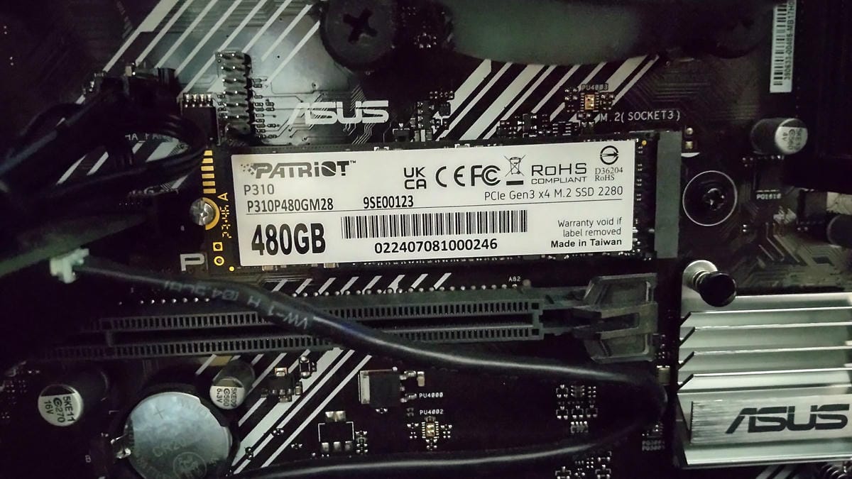ASUSマザーボードに取り付けたPatriot P310 480GB M.2 SSD