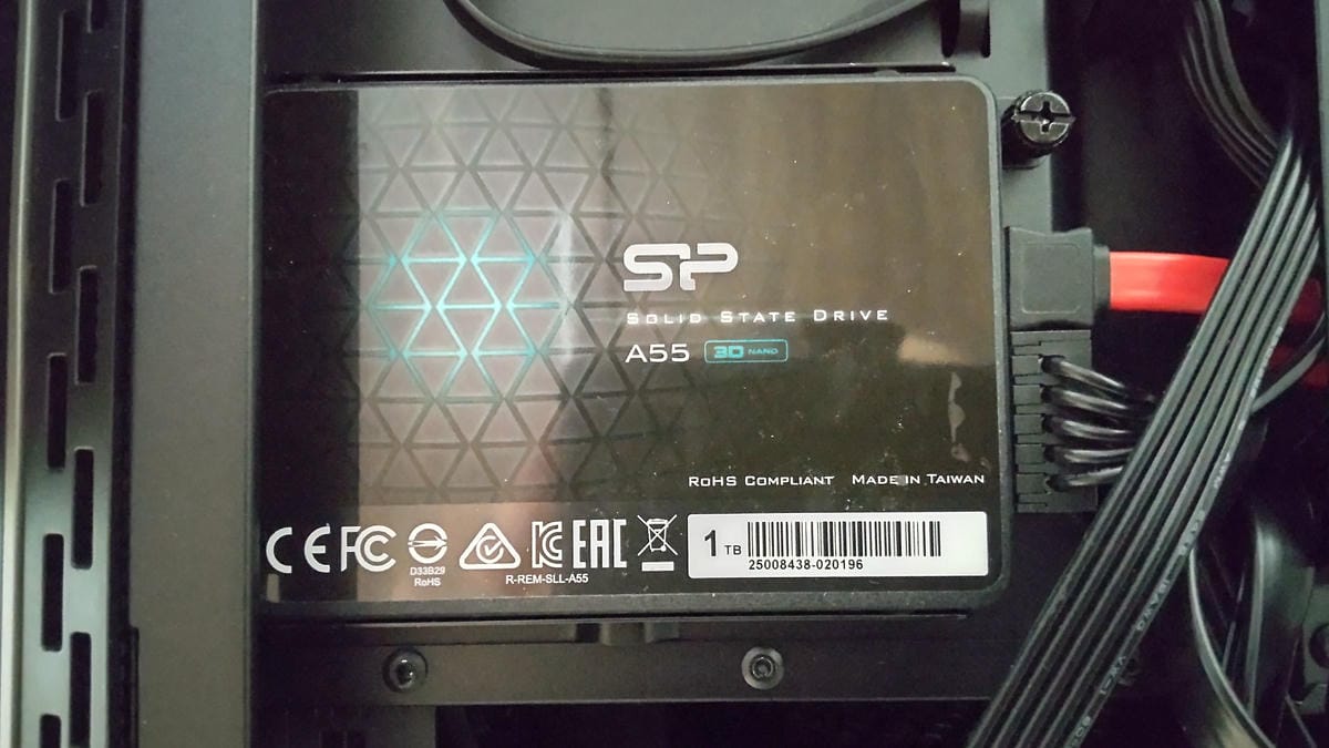 PCケース内に取り付けたSilicon Power A55 1TB SATA SSD