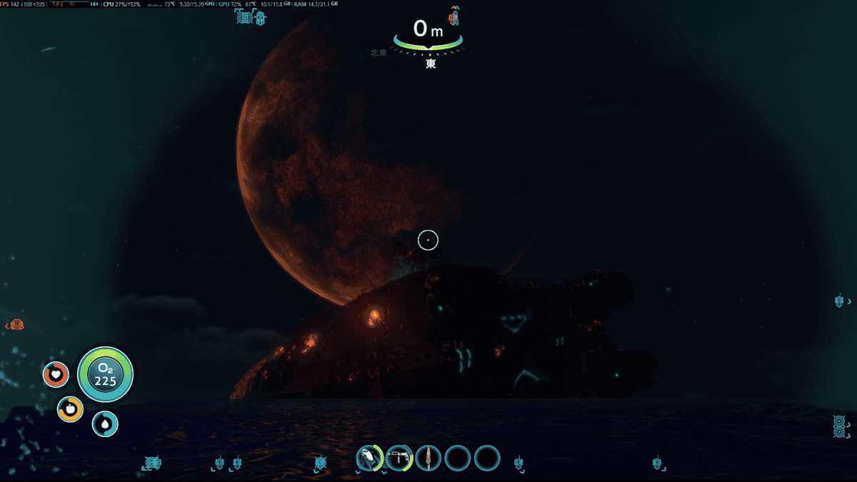 夜の海上からオーロラ号と大きな惑星を眺めたSubnauticaの画面